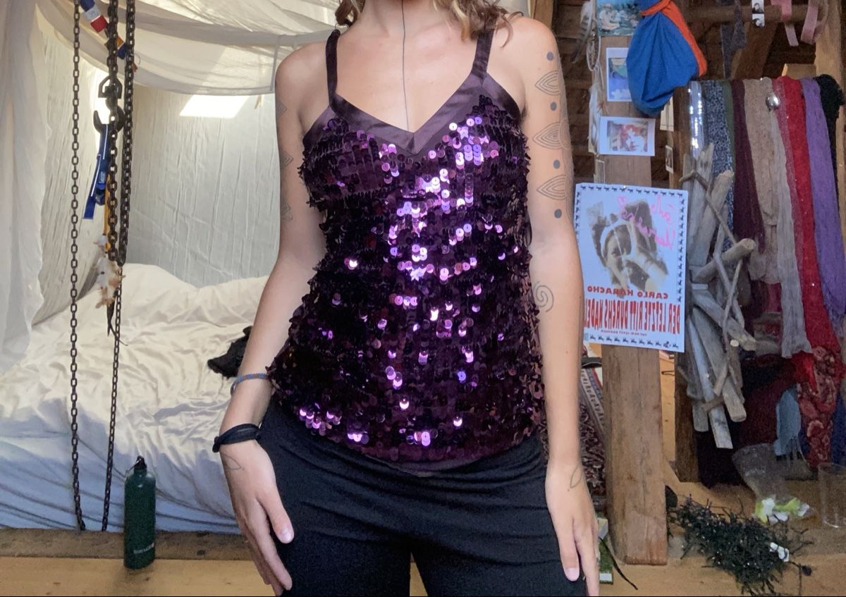 Top: Pailletten Party Top in Lila – Usato da Rehetobel venduto da Norea69 1