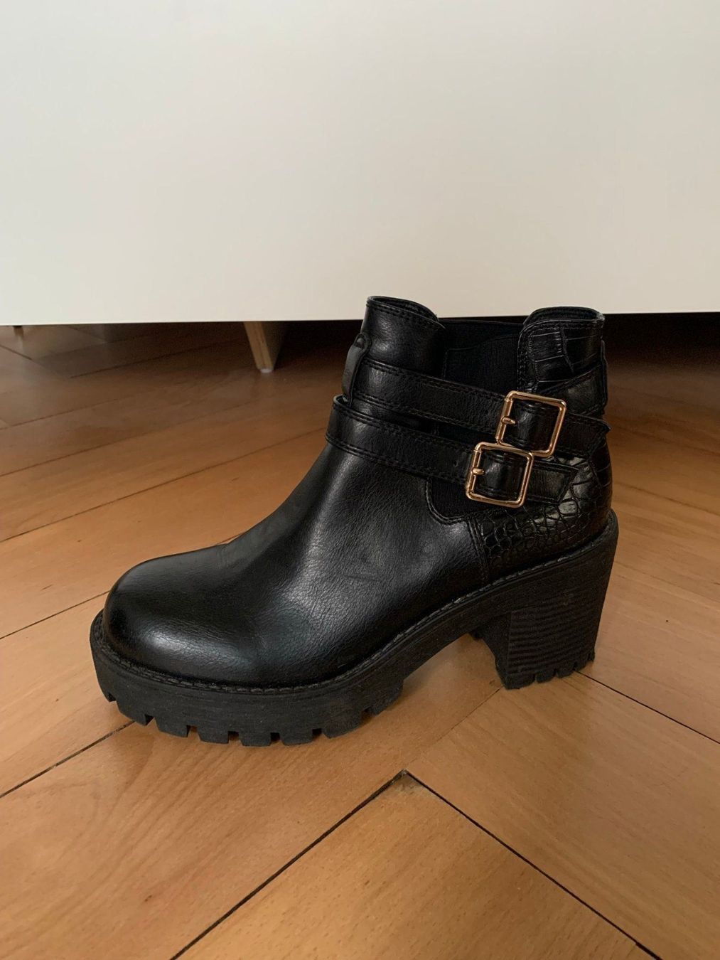 Scarpe da donna: CATWALK - Stiefelette schwarz 38 – Usato da Zürich venduto da Diazaio 1