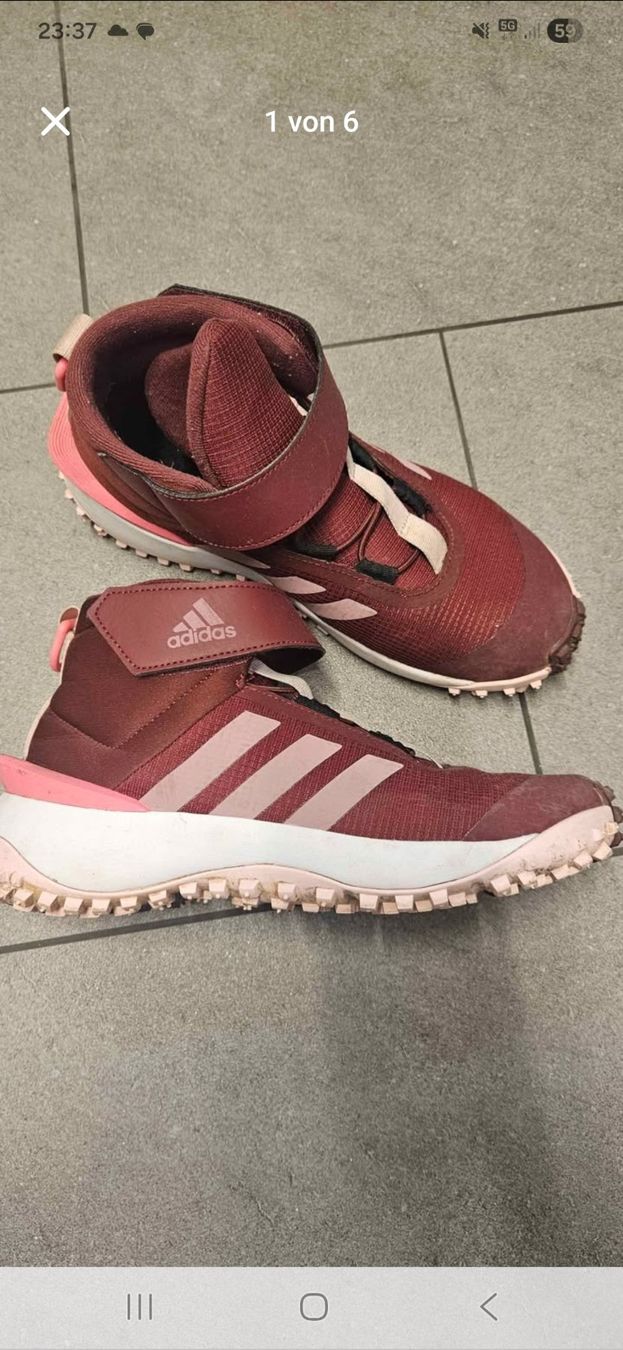 Scarpe per ragazze: Adidas Gr.38 – Usato da Basel venduto da Ricardo.adela24
