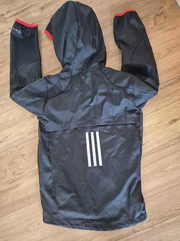 Jacken & Mäntel: Adidas Windjacke Gr. 128 – Gebraucht aus Thun von Lexu4444