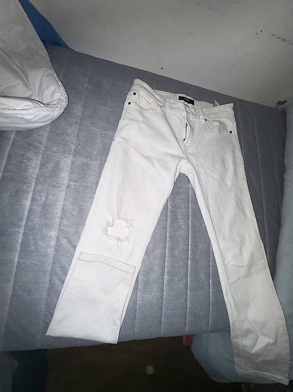 H&M Jeans: Cargo/ jeans slime blanc et bleu – Usato da Lausanne venduto da ahm_9l9k 1