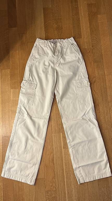Pantaloni: Cargo Hose Pull&Bear – Usato da Basel venduto da Ilakija.mo