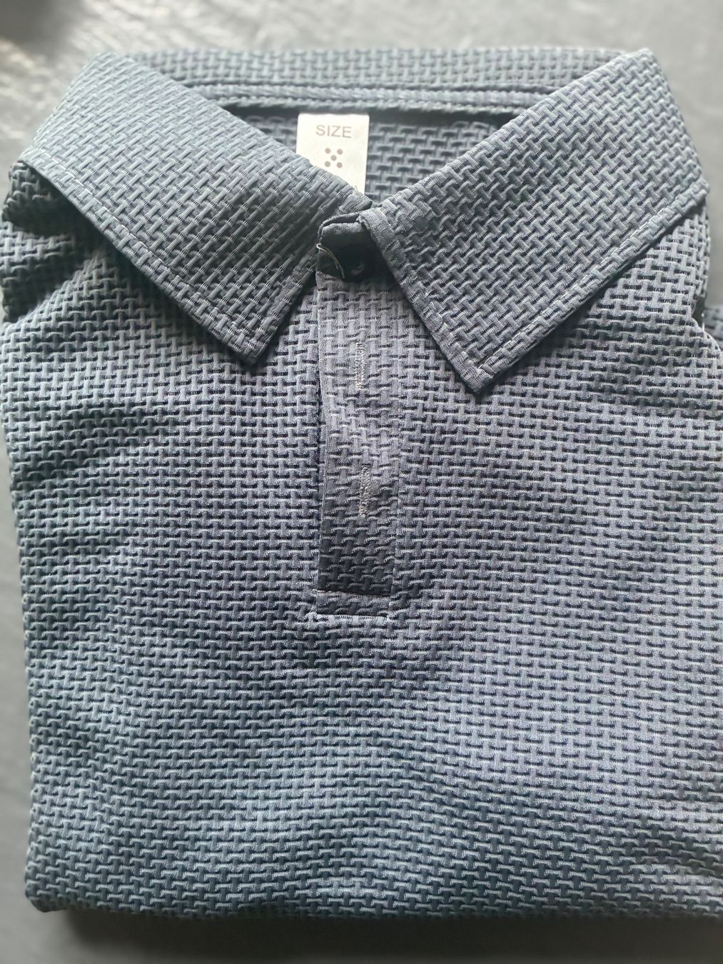Magliette Polo: Kurzarm-Poloshirt Schwarz – Nuovo e nell'imballaggio originale da Niederhasli venduto da ercp4