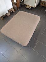 Fuss Hocker beige 100cm x 80cm guter Zustand