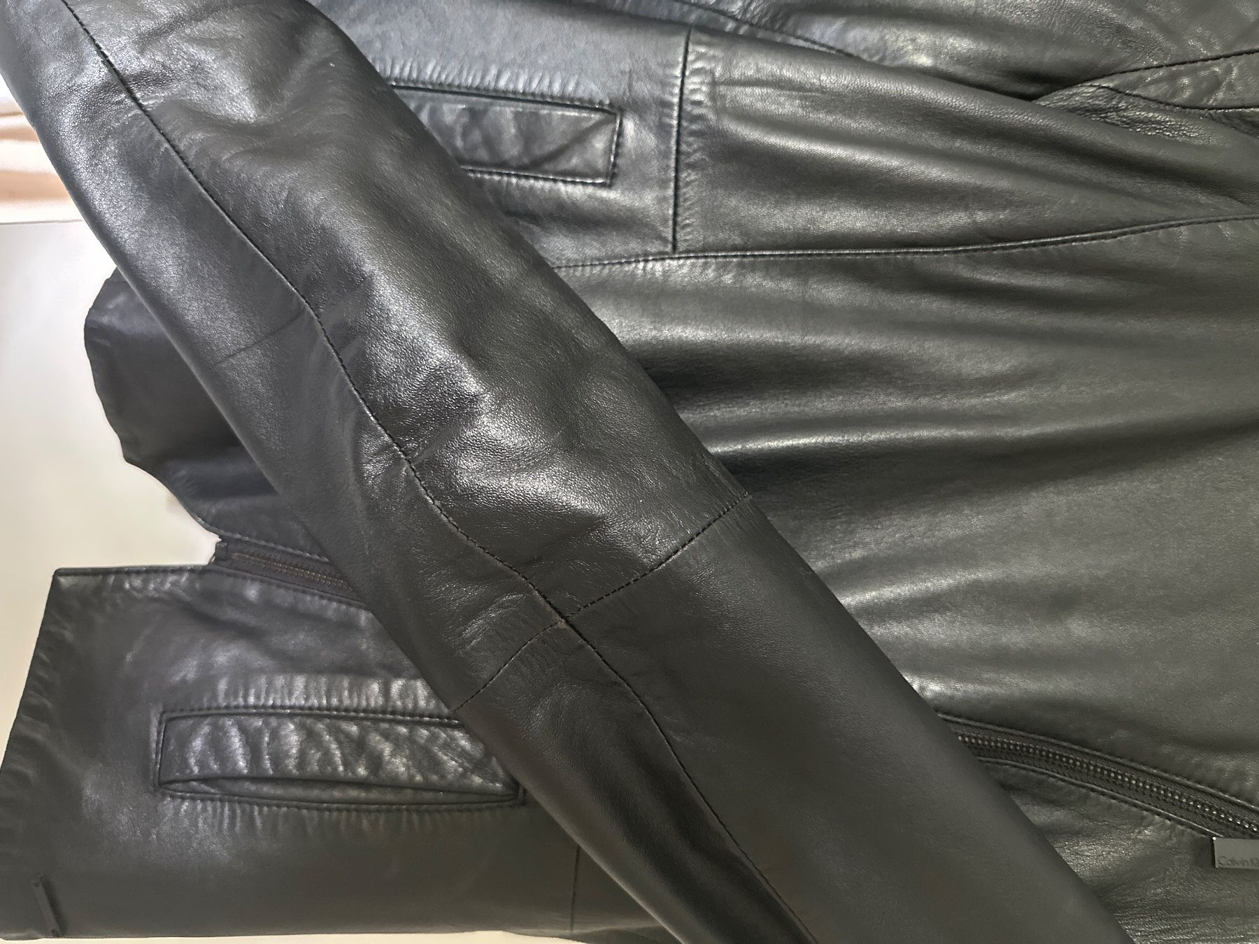 Calvin Klein Giacche: Calvin Klein Black Leather Jacket, Size S - Great Find! – Usato da Zürich venduto da car_68nt 8