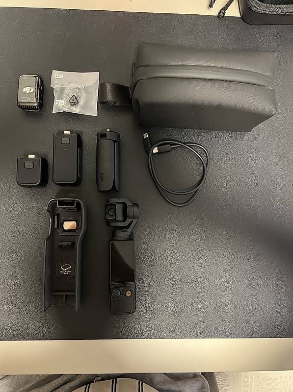 DJI Videocamere: Dji Osmo Pocket 3 Creator Combo – Nuovo (secondo la descrizione) da Domat/Ems venduto da ari_xz8t