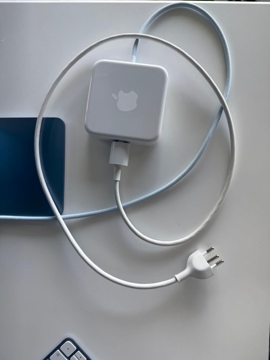 Apple PCs: Apple iMac 24” 2023 M3 8Go RAM 256Go – D'occasion à Neuchâtel par Chirpz79 6