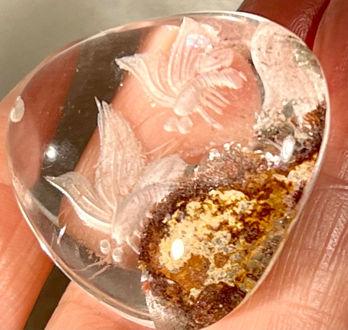Ciondoli: Pendentif cristal de roche sculpté de papillons – Usato da Genève venduto da DELIRBEADS 3