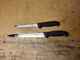 2x VICTORINOX MESSER