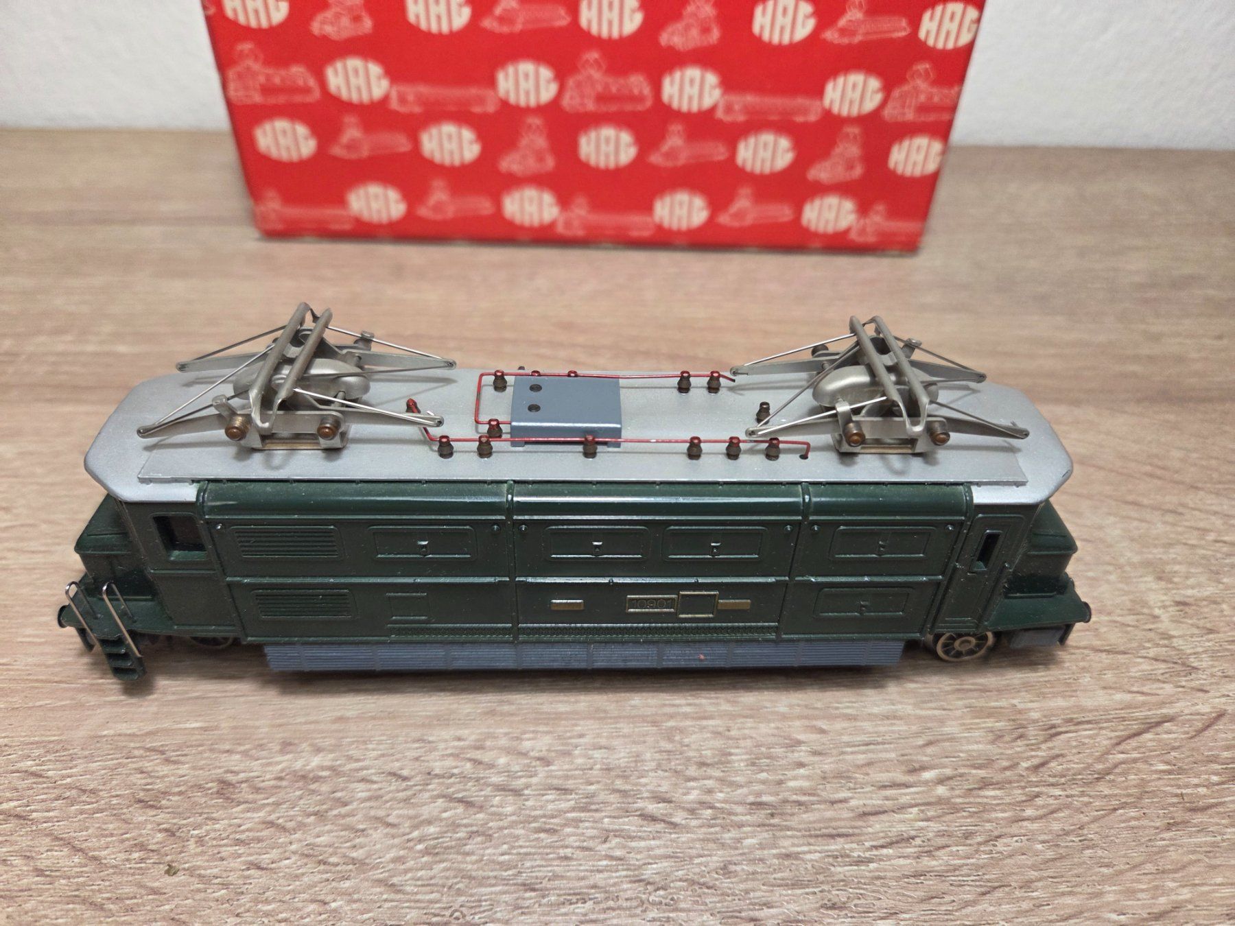 Hag Modellini di ferrovie: Hag 140 E-Lok Ae 4/7 SBB H0 – Usato da St-Aubin-Sauges venduto da Lo_Go 4