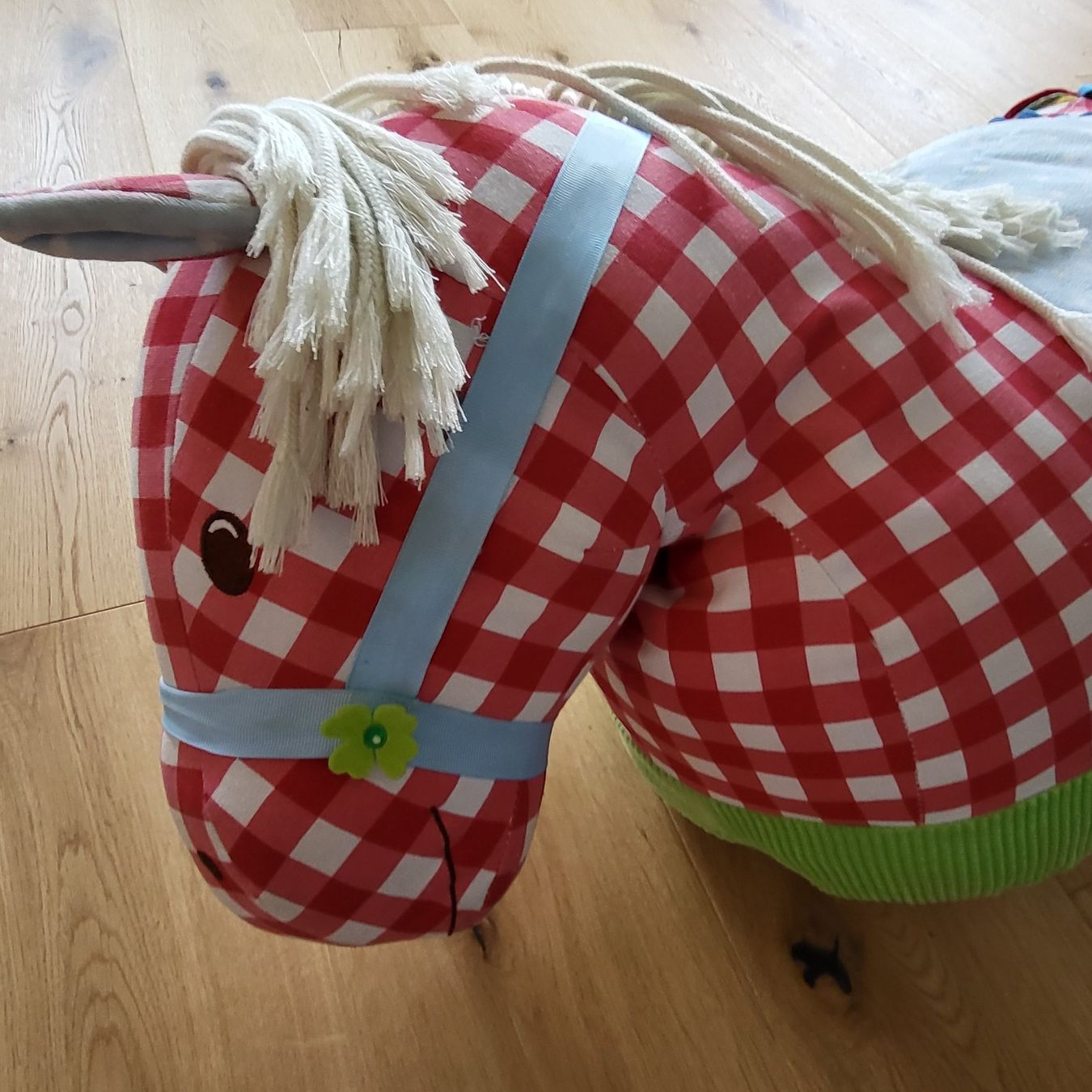 Giocattoli: Plüsch Pferd – Usato da huttwil venduto da Fasnacht5