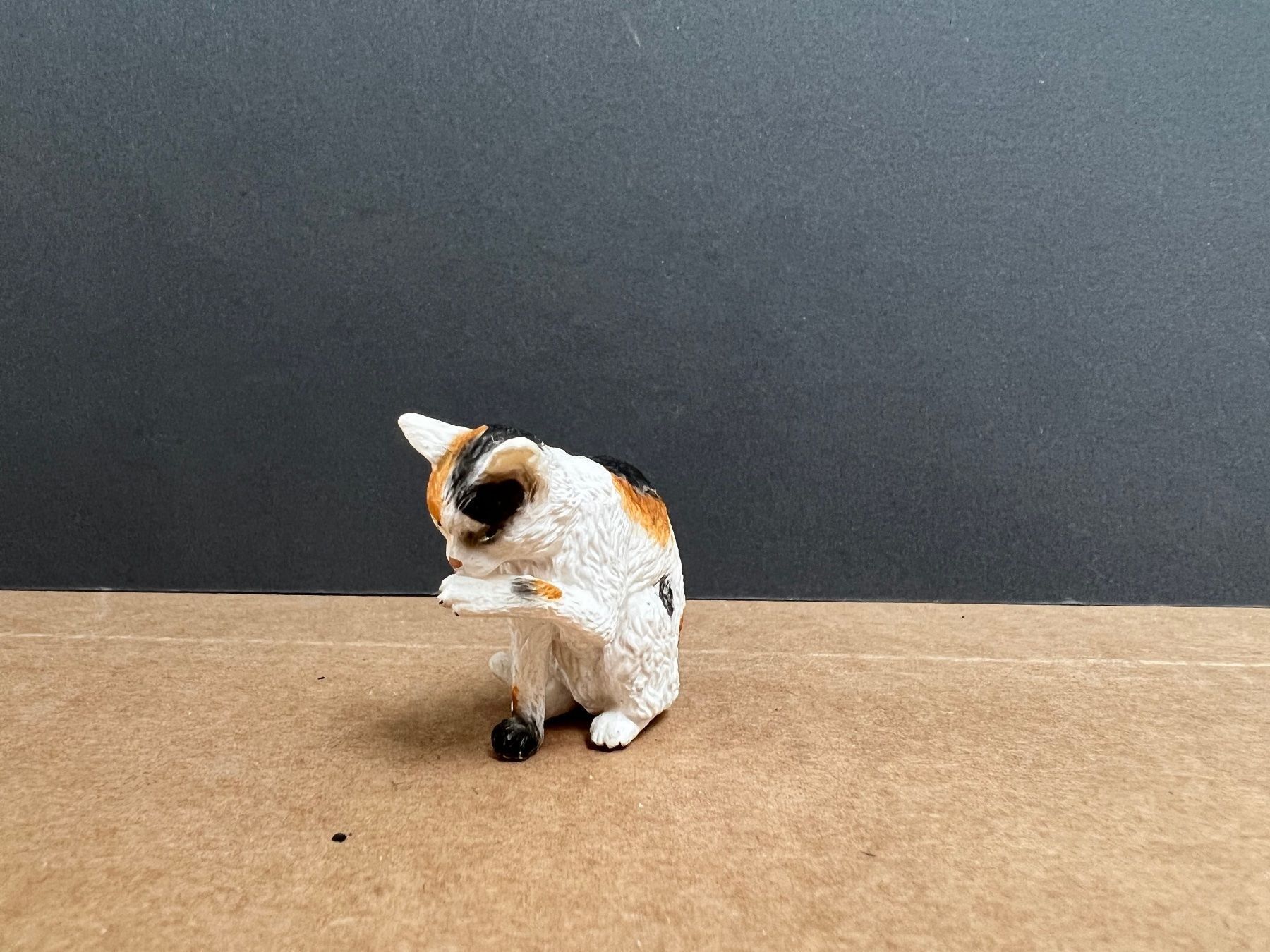 Schleich Statuette: Schleich 13675 Katze, putzend – Usato da Ennetbaden venduto da mapa05 1