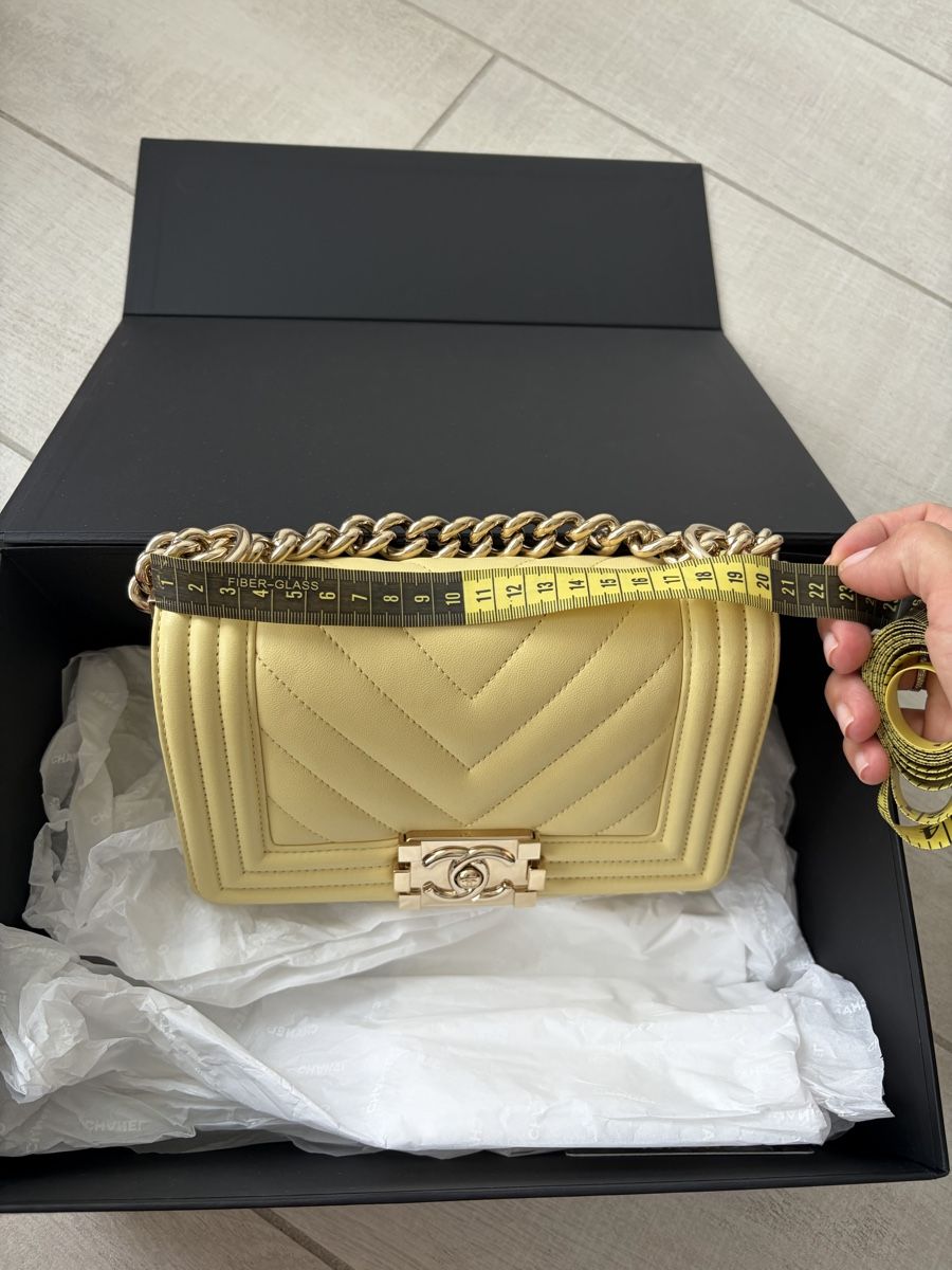Chanel Borse da donna: Chanel le Boy Mini Chevron jaune tendre  – Usato da Port venduto da Flaconoir 9
