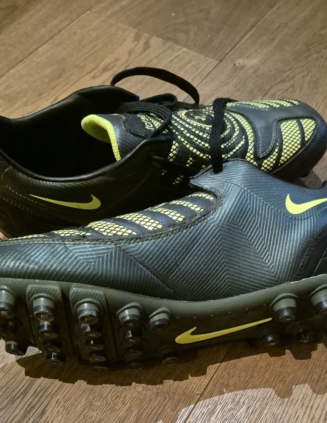 Nike Scarpe da uomo: Fussballschuhe Gr.45 – Usato da Schaffhausen venduto da peggi77755 2