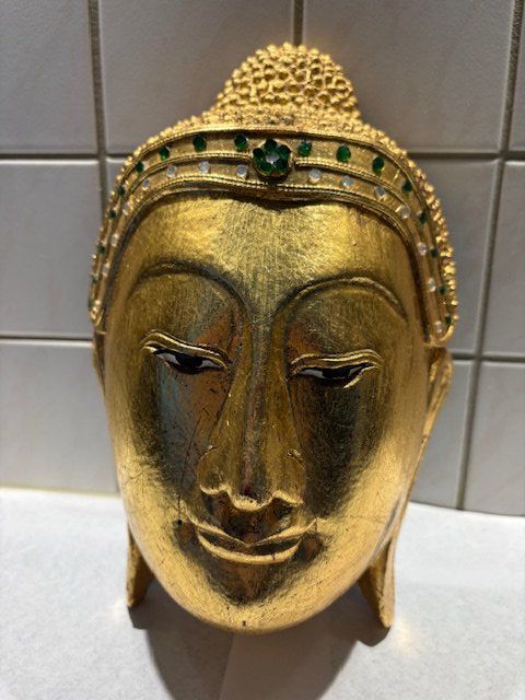 Statuette: Wunderschöner, älterer goldfarbiger Buddha-Kopf aus Holz – Usato da Gossau/ZH venduto da amazonas66