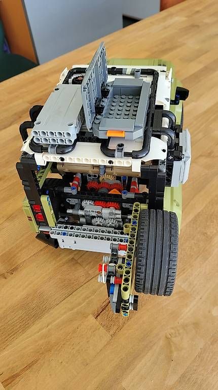 Lego Jeux de construction: Land Rover Defender 42110 – D'occasion à Olten par Einwegparadies 3