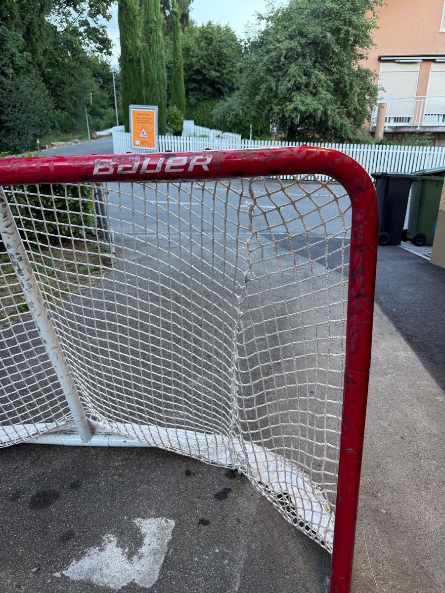 Jeux: Bauer Eishockey Tor rot, zerlegbar, gebraucht – D'occasion à Muri b. Bern par sab_2gz7 2