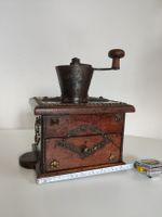 Grosse antike Kaffeemühle Holz/Metall