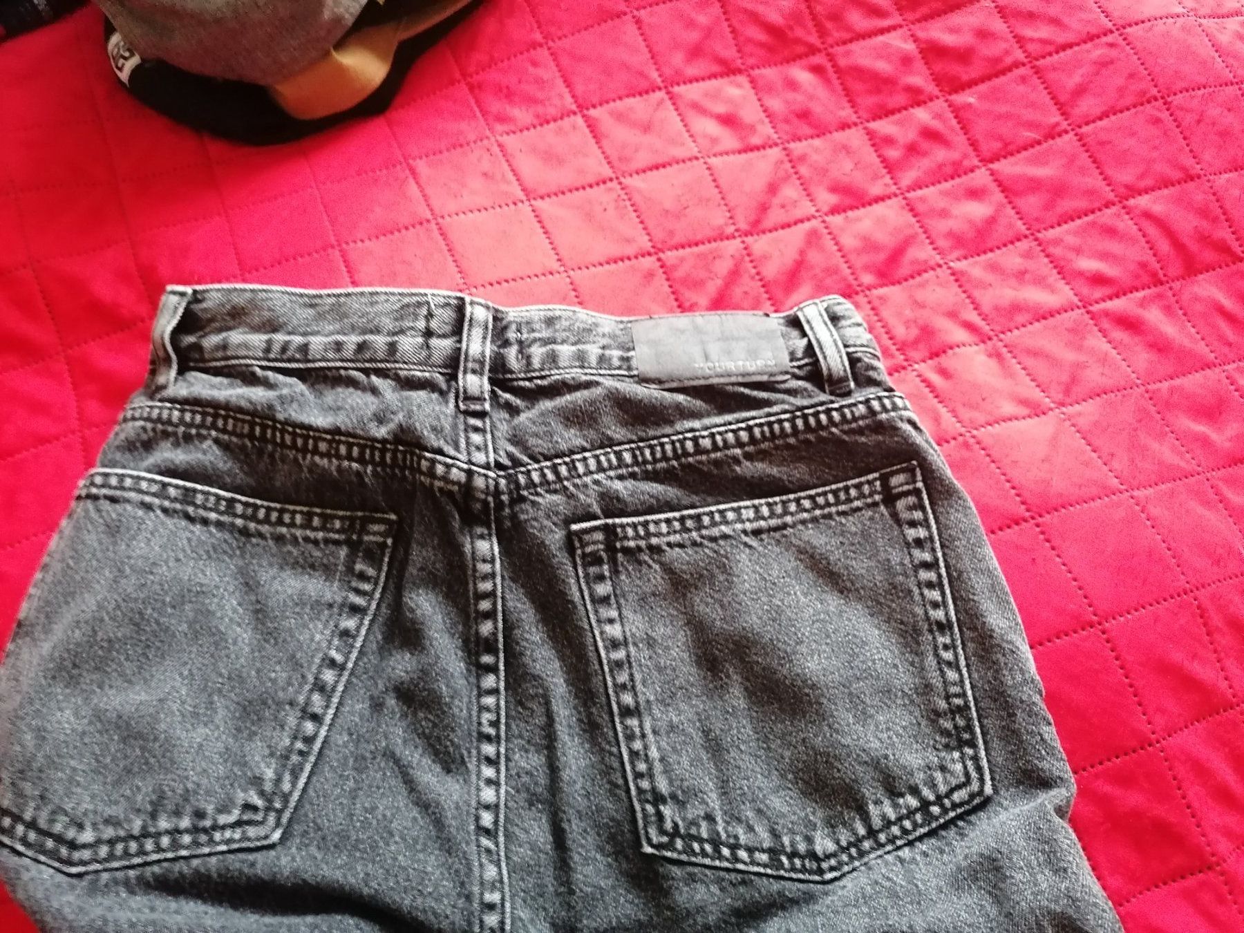 Jeans: 3 Jeanshosen – Gebraucht aus Bassersdorf von maga1g 1