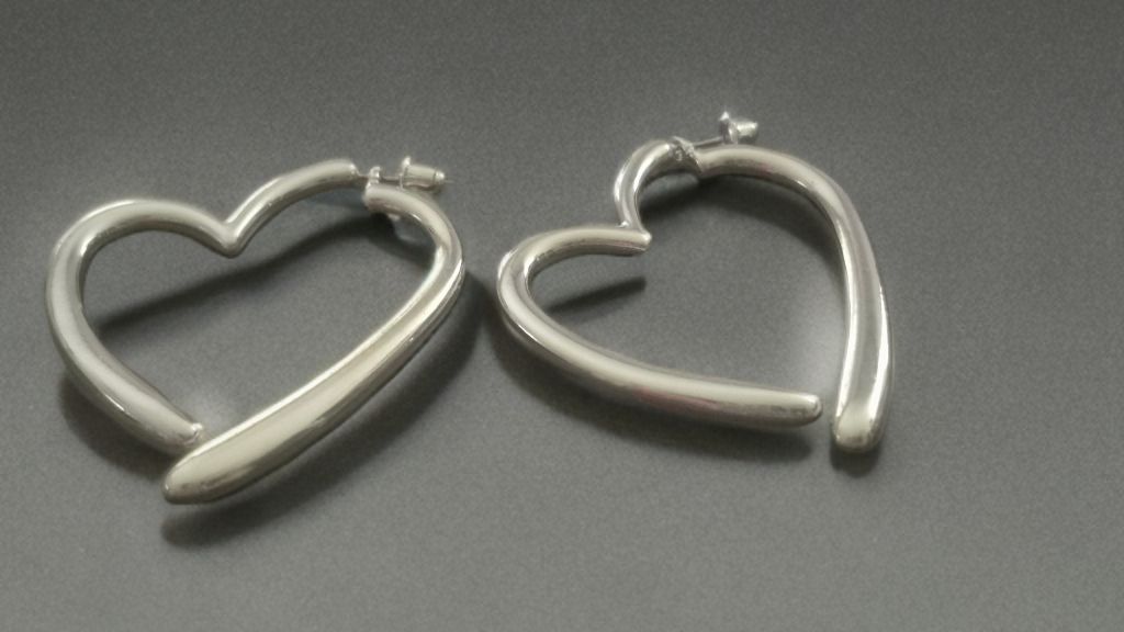 Boucles d'oreille: Orecchini a cuore  nuovi – Neuf (Voir description) à Giubiasco par Stefaniav