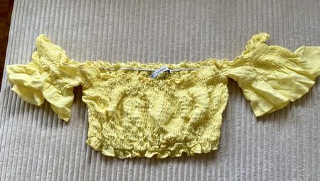 Pull&Bear Crop Top Oberteil Puffer Gelb Yellow Bluse Gr. S