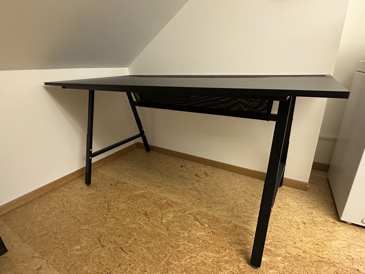Ikea Schreibtische: Ikea UTESPELARE Tisch – Neu (gemäss Beschreibung) aus Willisau von esztervolf 2