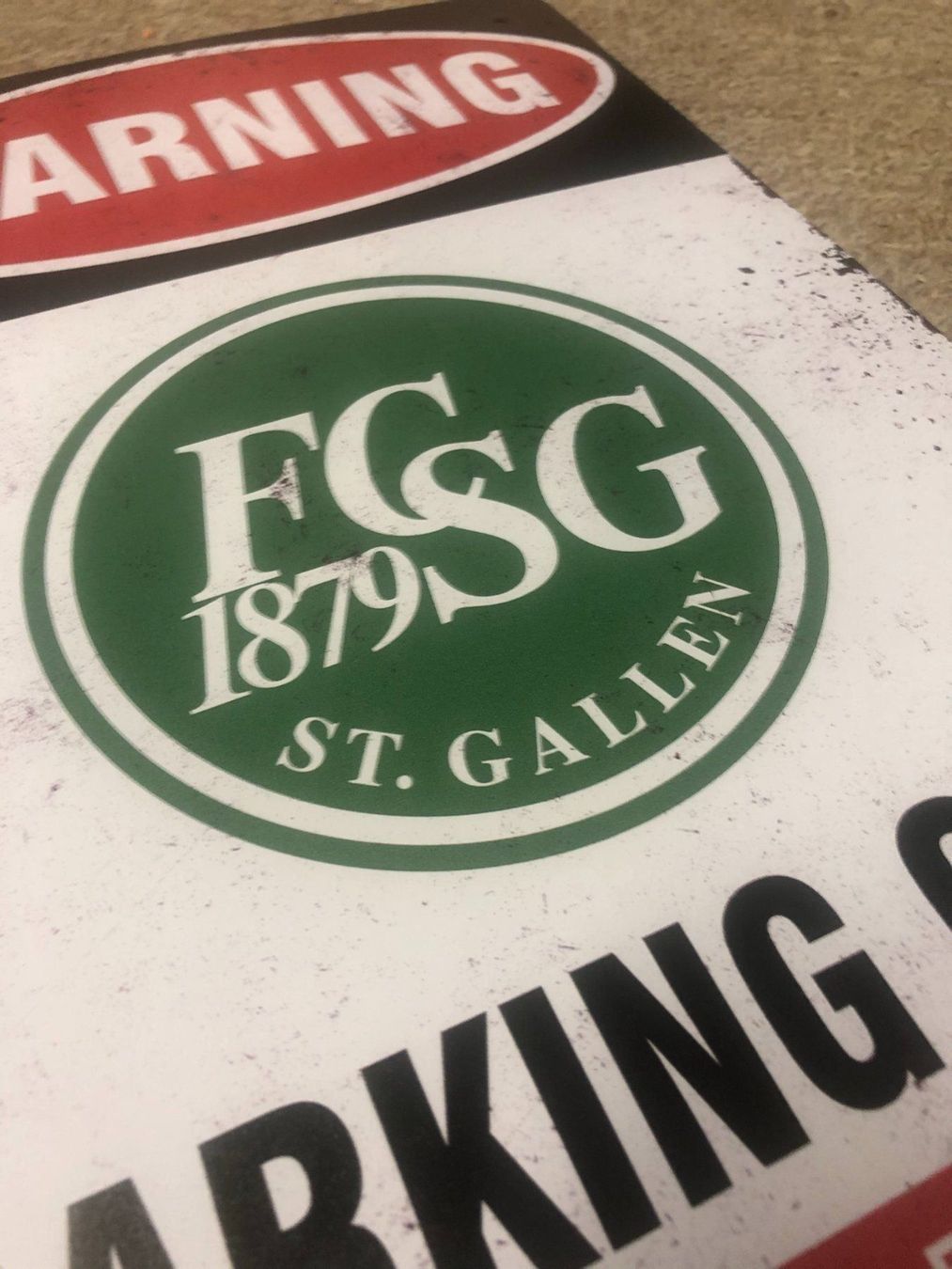 Insegne: FC St. Gallen Parking Only Blechschild Espenmoos Englisch – Nuovo e nell'imballaggio originale da Dättlikon venduto da easythings 1