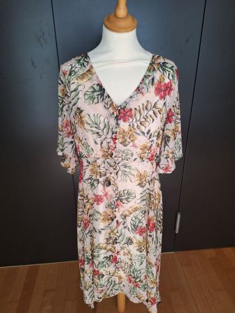 Hübsches Kleid von CREAM, leicht und sommerlich