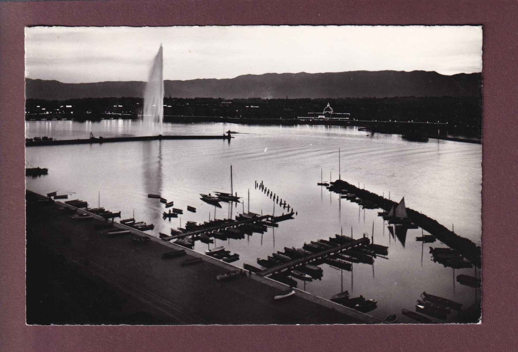 Cartoline postali: GENEVE - Rade au crépuscule – Usato da Pully venduto da nicecards