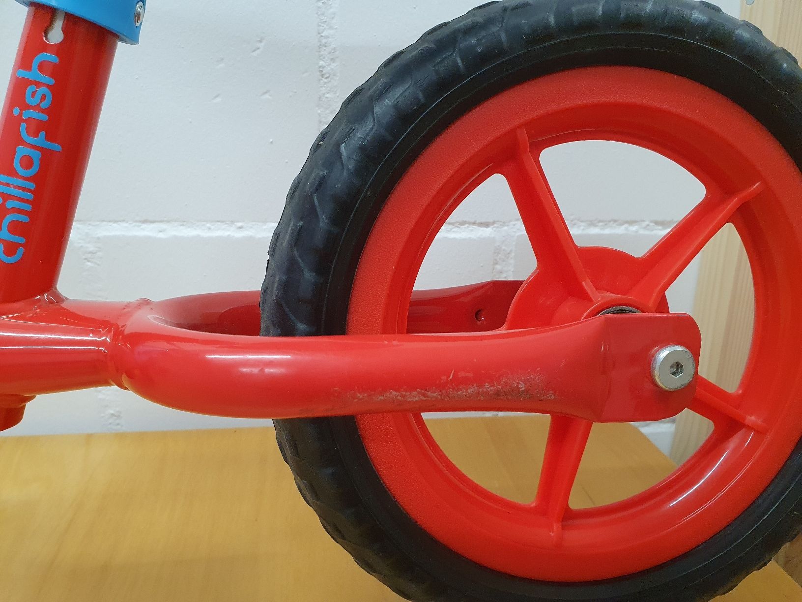 Veicoli per bambini: Laufvelo chillafish Charlie red – Usato da Oberweningen venduto da RinoS 2