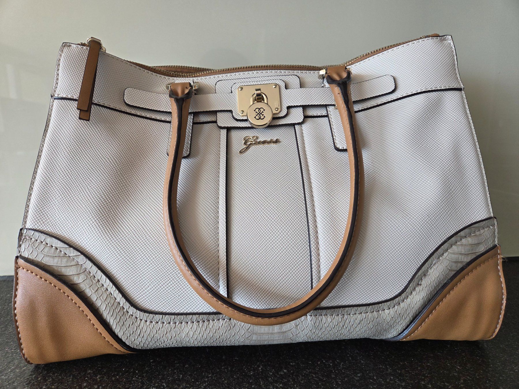 Guess Borse da donna: Guess Handtasche – Nuovo (secondo la descrizione) da Malters venduto da Liri_99alina