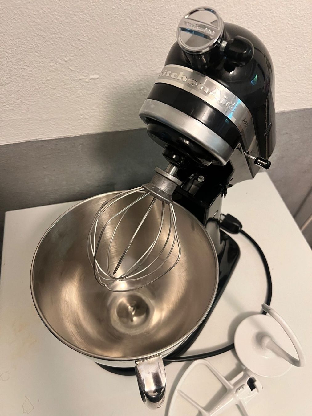 Kitchenaid Elettrodomestici da cucina: KitchenAid Artisan Schwarz KSM150 – Usato da Zollikerberg venduto da Reinier_ZH 2