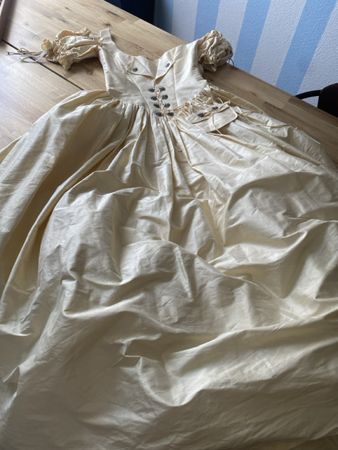 Spezielles Sissi Kleid aus Seide 