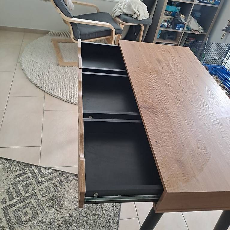 Scrivanie: Schreibtisch mit 3 Schubladen, Holzoptik – Usato da Fislisbach venduto da eyeve 1