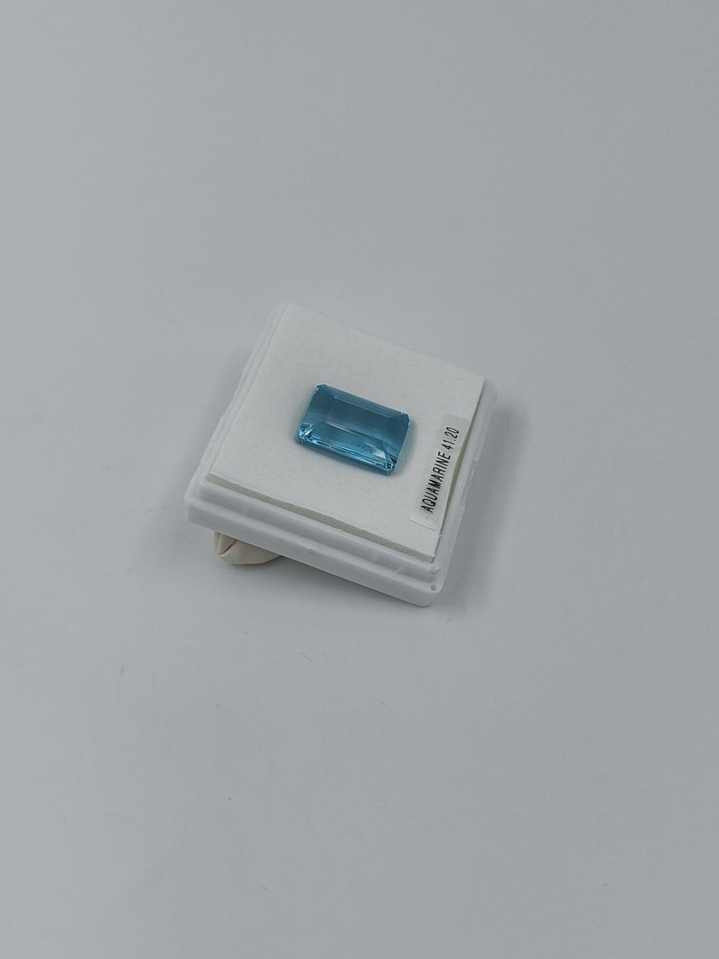 Pietre preziose: 1 AQUAMARIN 41.20 CT. – Usato da Luzern venduto da EdiGem 2