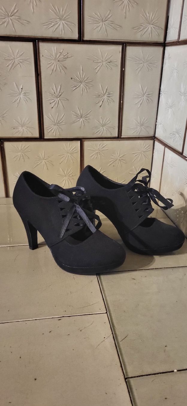 Damenschuhe: schwarze Pumps – Gebraucht aus Dürrenäsch von Noana1108