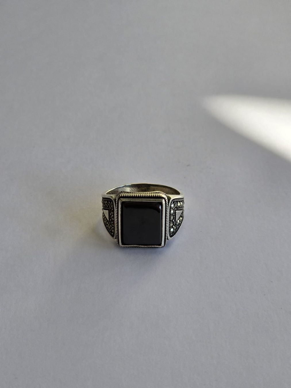 Ringe: Bague en argent, Onyx, taille 59 – Neu und originalverpackt aus Neuchâtel von NIDAVELIR