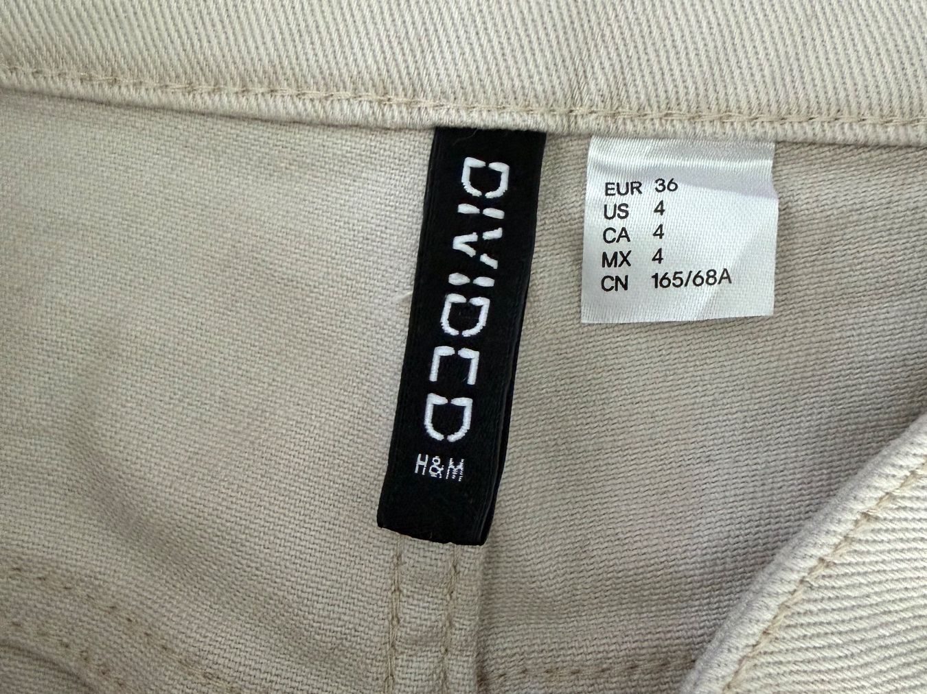 H&M Jeans: Divided Jeans Grösse 36 – Neu (gemäss Beschreibung) aus Rupperswil von Nila_7 2