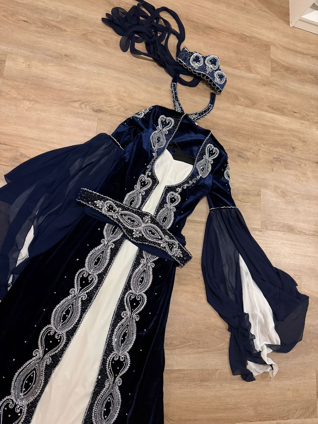 Vestiti: Henna-Kleid oder Mittelalterliches Kostüm mit Zubehör. – Nuovo (secondo la descrizione) da Kollbrunn venduto da TC1903 3