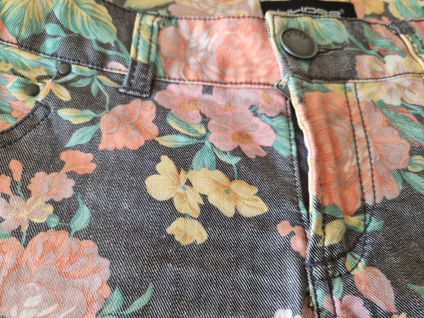 Hosen: Shorts Gr.36 – Gebraucht aus Interlaken von NataliiaS 1