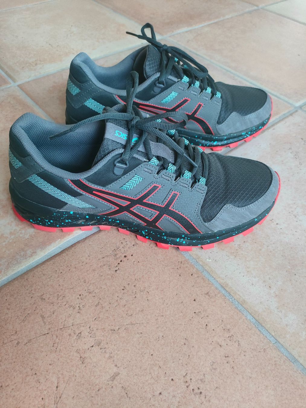 Asics Scarpe da uomo: Asics Citrek Grösse 44 – Usato da Bonstetten venduto da Lazerguyi 3