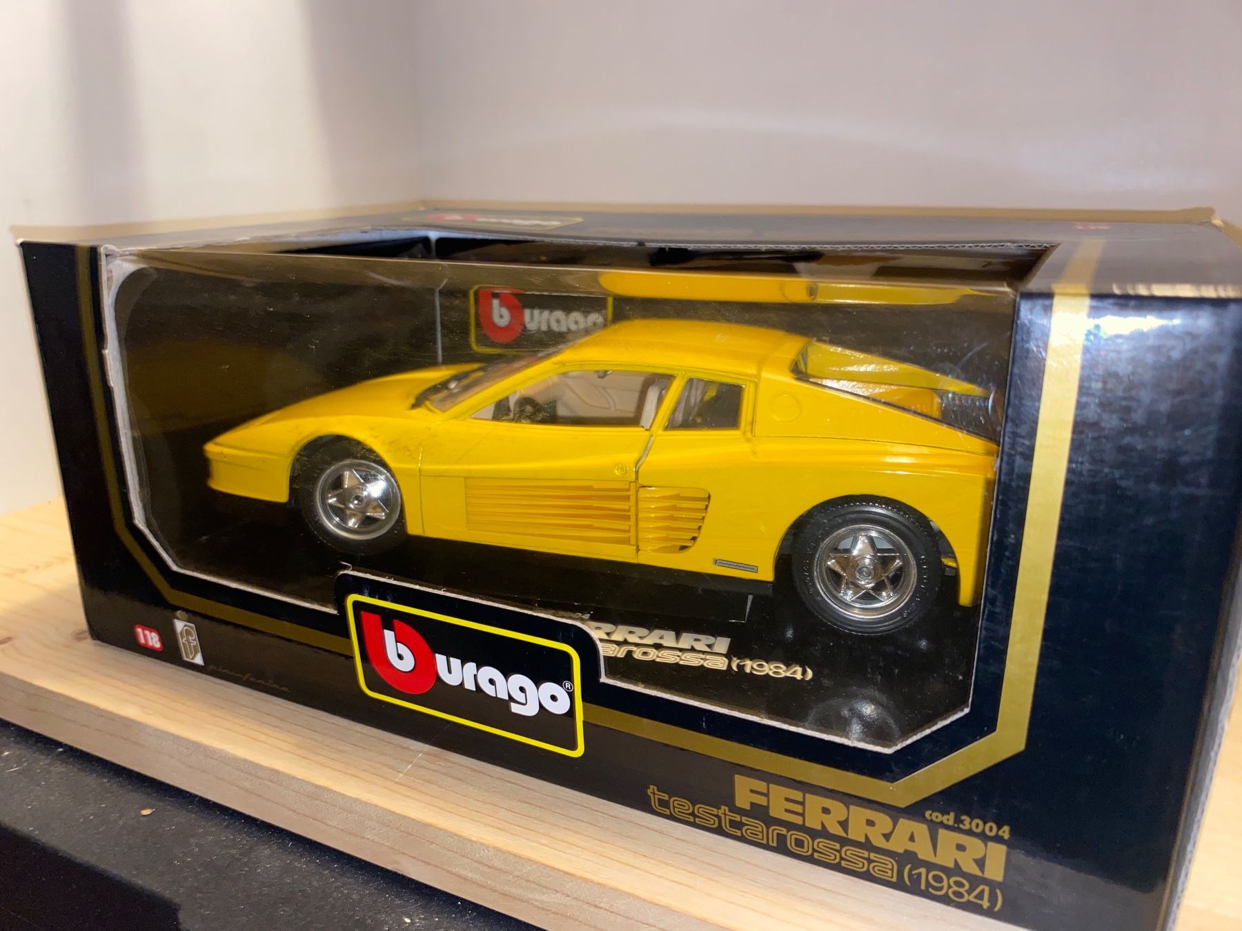 Ferrari Modellini d'auto: Ferrari Testarossa 1/18 – Nuovo (secondo la descrizione) da Wohlen AG venduto da PrivatSammlung 1