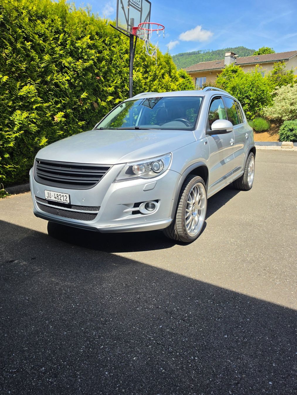 VW Automobili: VW Tiguan 2.0 TSI R-Line – Usato da Delémont venduto da Cmickey 2