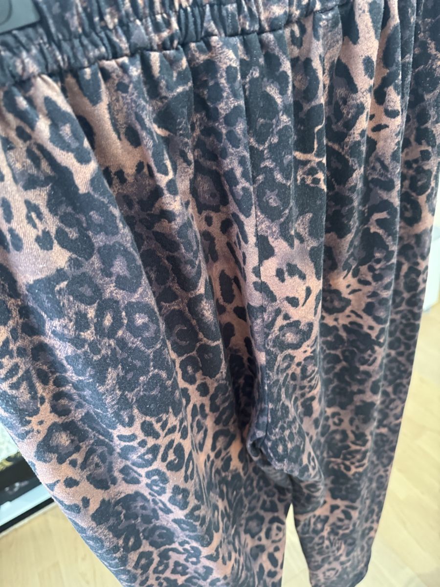 Shein Pantaloni: Pantalon Léopard T XL - Shein! – Usato da Martigny venduto da ber_tdz7 3