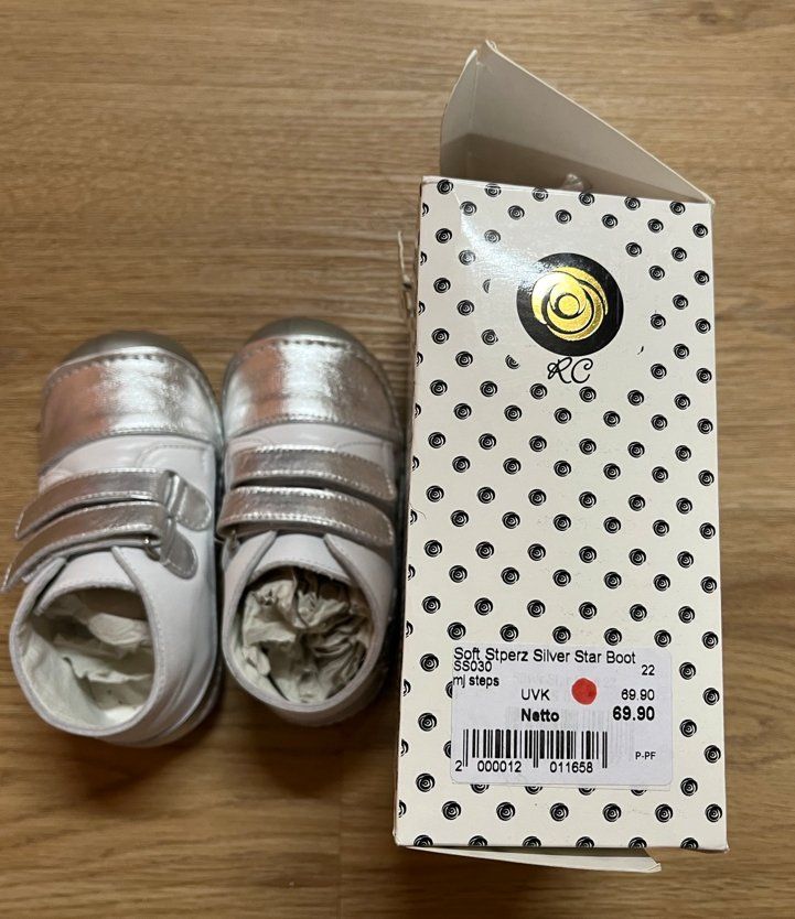 Scarpe per ragazzi: Neue Babyschuhe – Nuovo e nell'imballaggio originale da Tann venduto da swiss_zhang
