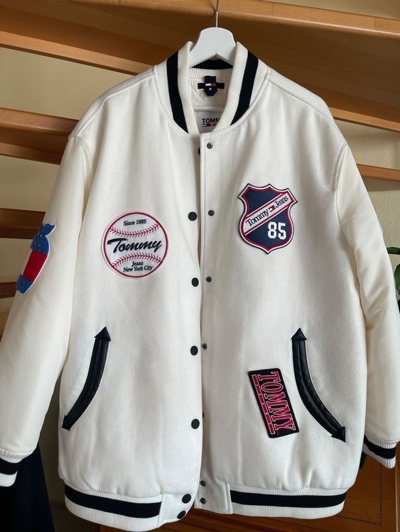 Tommy Hilfiger Giacche: TOMMY JEANS BLOUSON BOMBERJACKE – Nuovo (secondo la descrizione) da Zürich venduto da STYLEHAUS