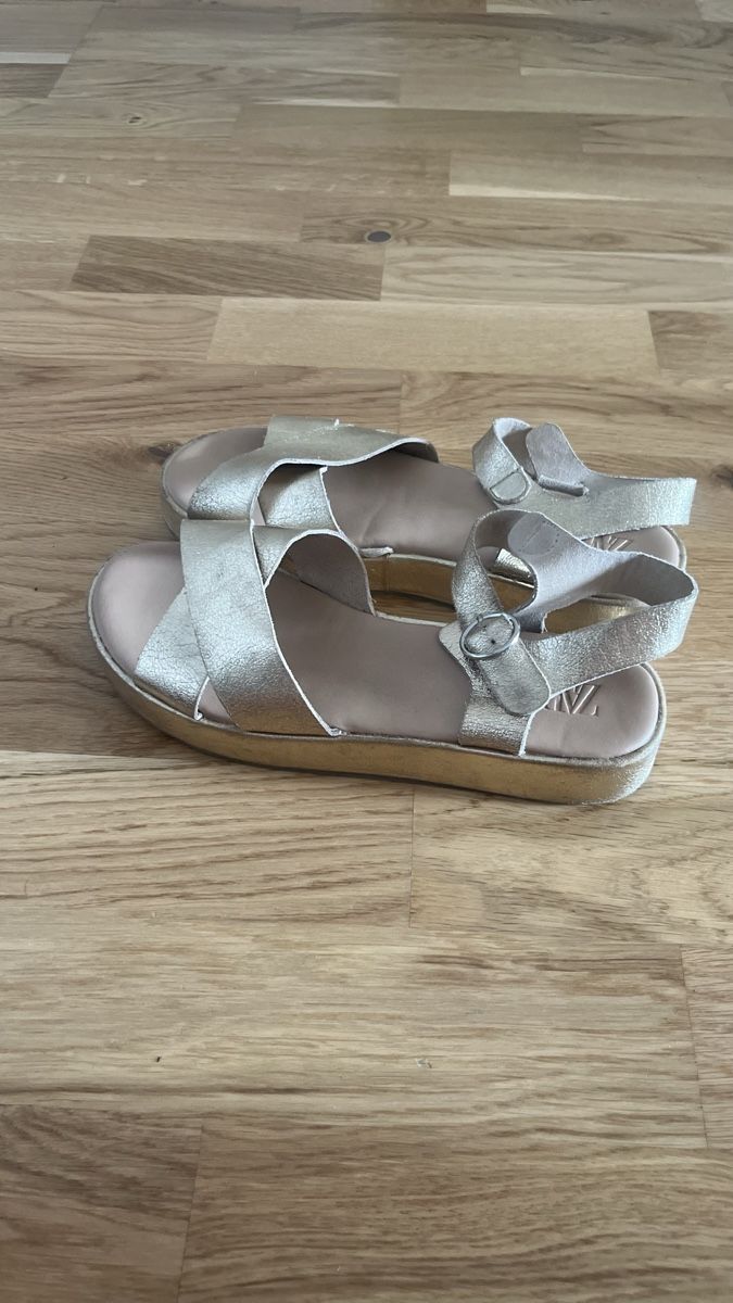 Zara Schuhe für Mädchen: Sandalen für Mädchen von Zara – Gebraucht aus Zürich von Dita06 1