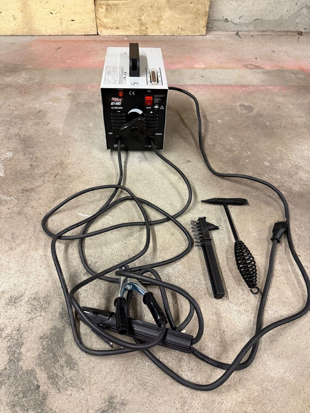 Postes à souder: Elektroden Schweissgerät – D'occasion à Niederwil AG par rifaanse 1
