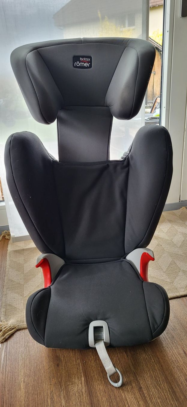 Britax Römer Auto-Kindersitze: Kindersitz Römer – Gebraucht aus Altdorf UR von Fam_Imholz 1