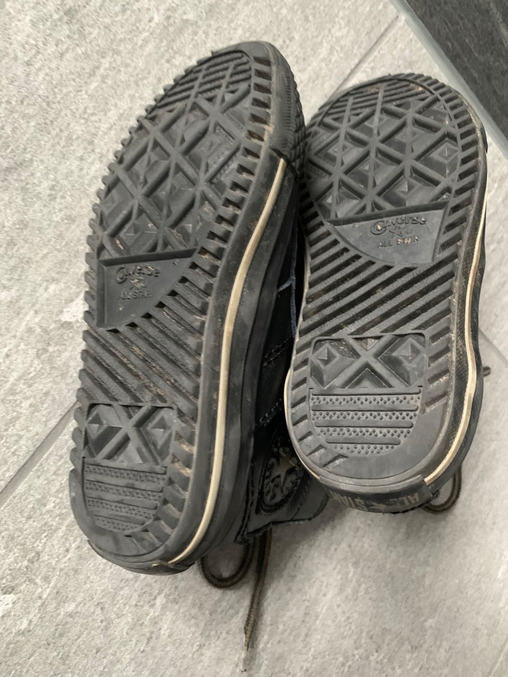 Converse Chaussures garçon: Schuhe Gr. 28 Converse – D'occasion à Dinhard par PS83 1